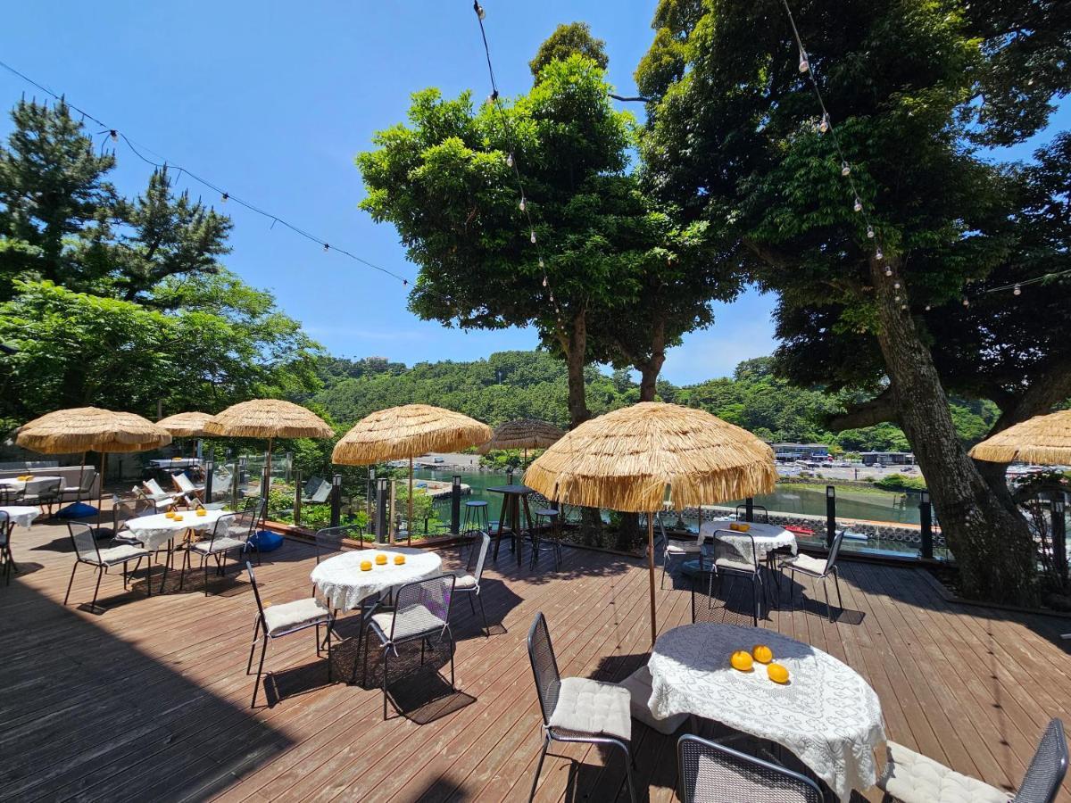 Cheonjiyeon Crystal Hotel مدينة سيوجويبو المظهر الخارجي الصورة