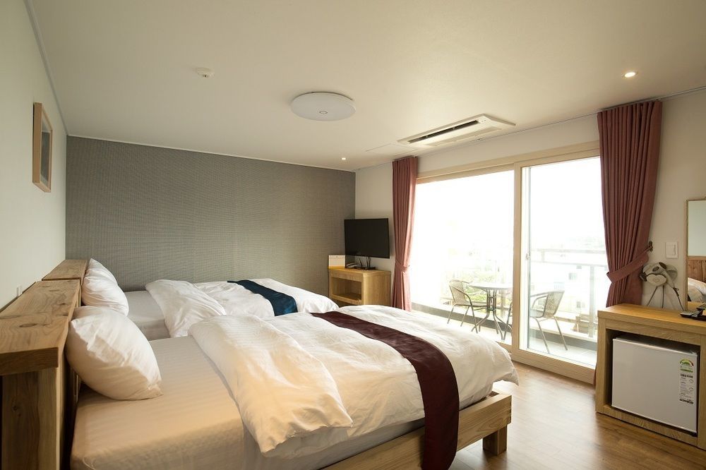 Cheonjiyeon Crystal Hotel مدينة سيوجويبو المظهر الخارجي الصورة
