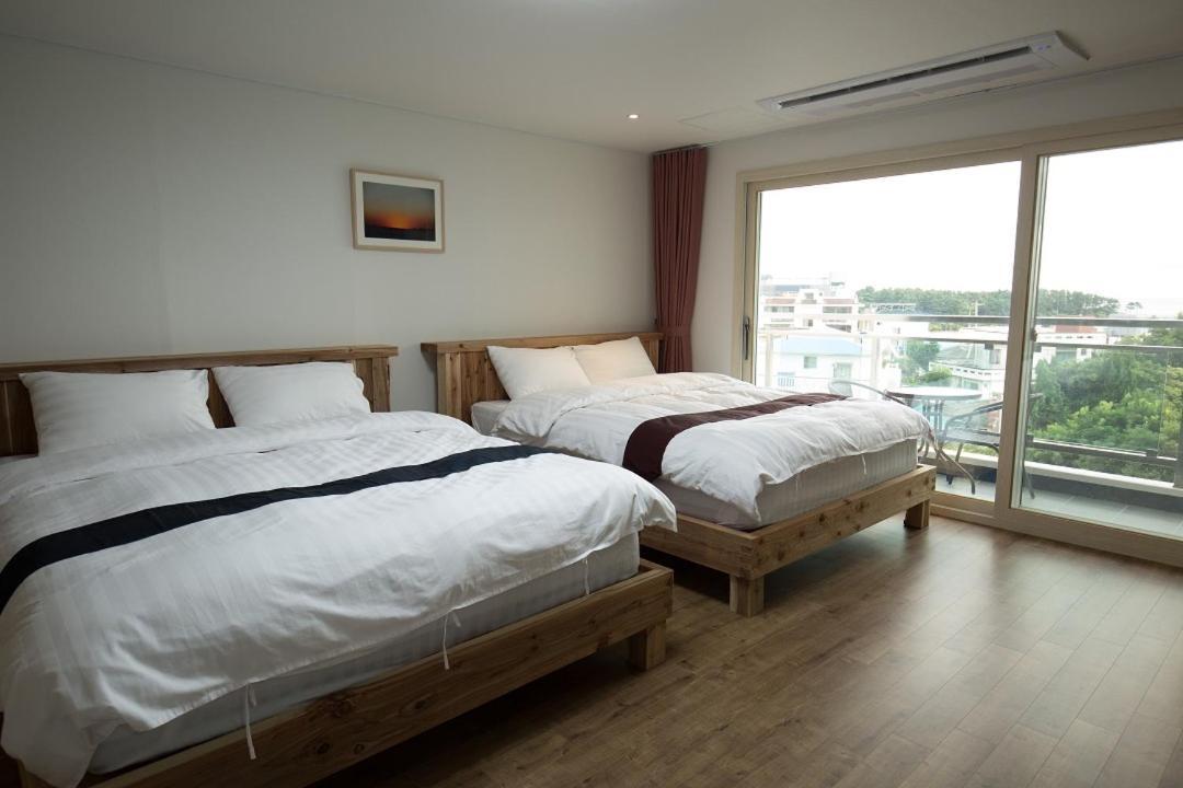Cheonjiyeon Crystal Hotel مدينة سيوجويبو المظهر الخارجي الصورة
