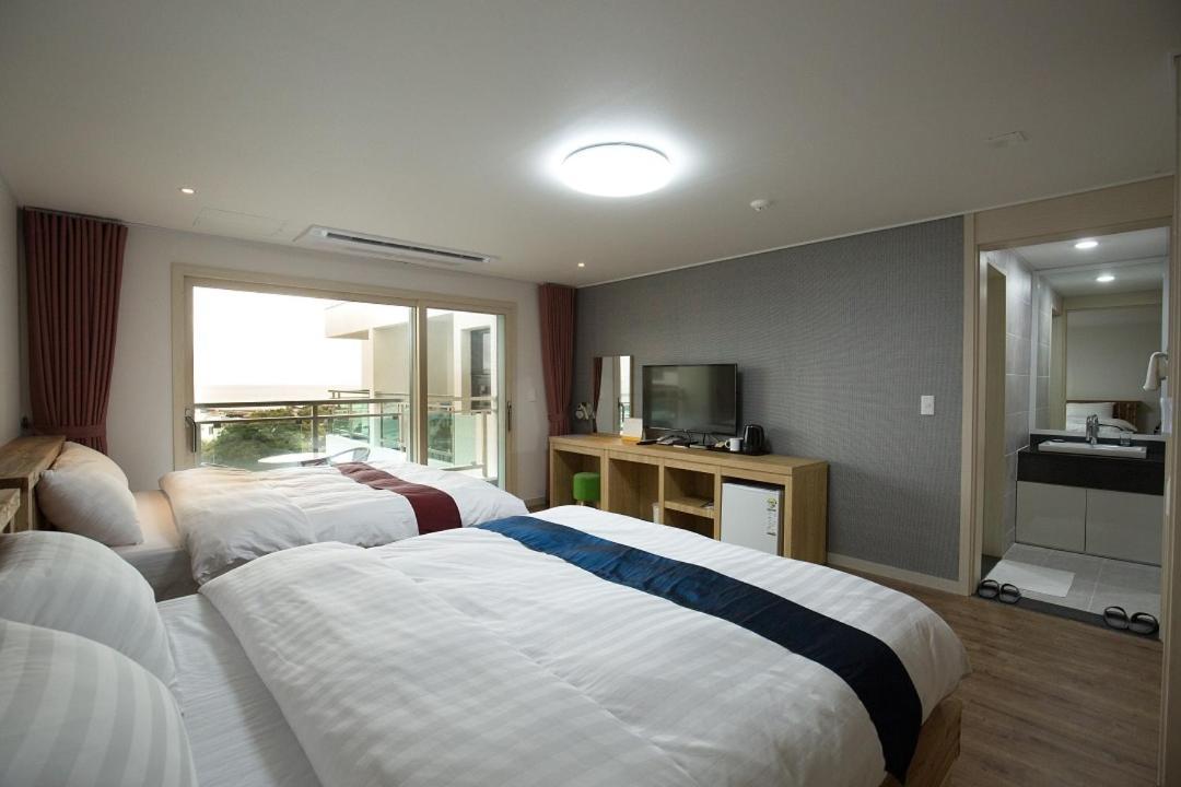 Cheonjiyeon Crystal Hotel مدينة سيوجويبو المظهر الخارجي الصورة